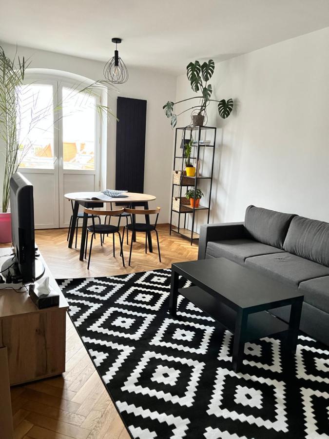 Ohmyhome - Plac Pieciu Rogow - Centrum Варшава Екстер'єр фото