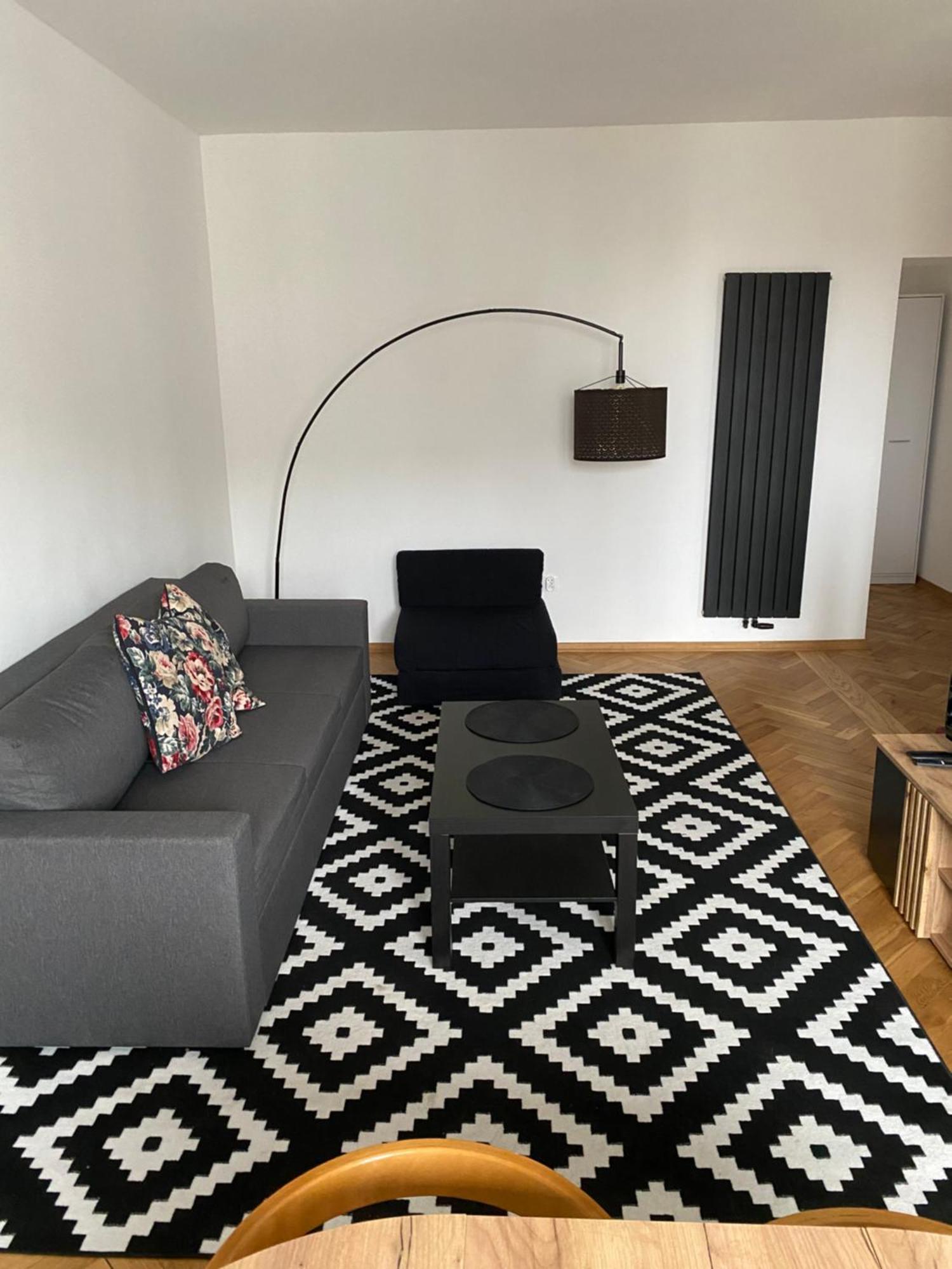 Ohmyhome - Plac Pieciu Rogow - Centrum Варшава Екстер'єр фото